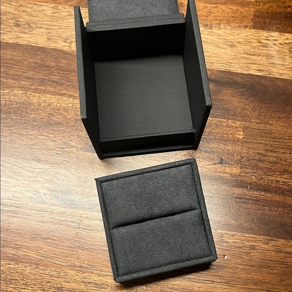 David Yurman ring box packaging - Picture 3 of 6